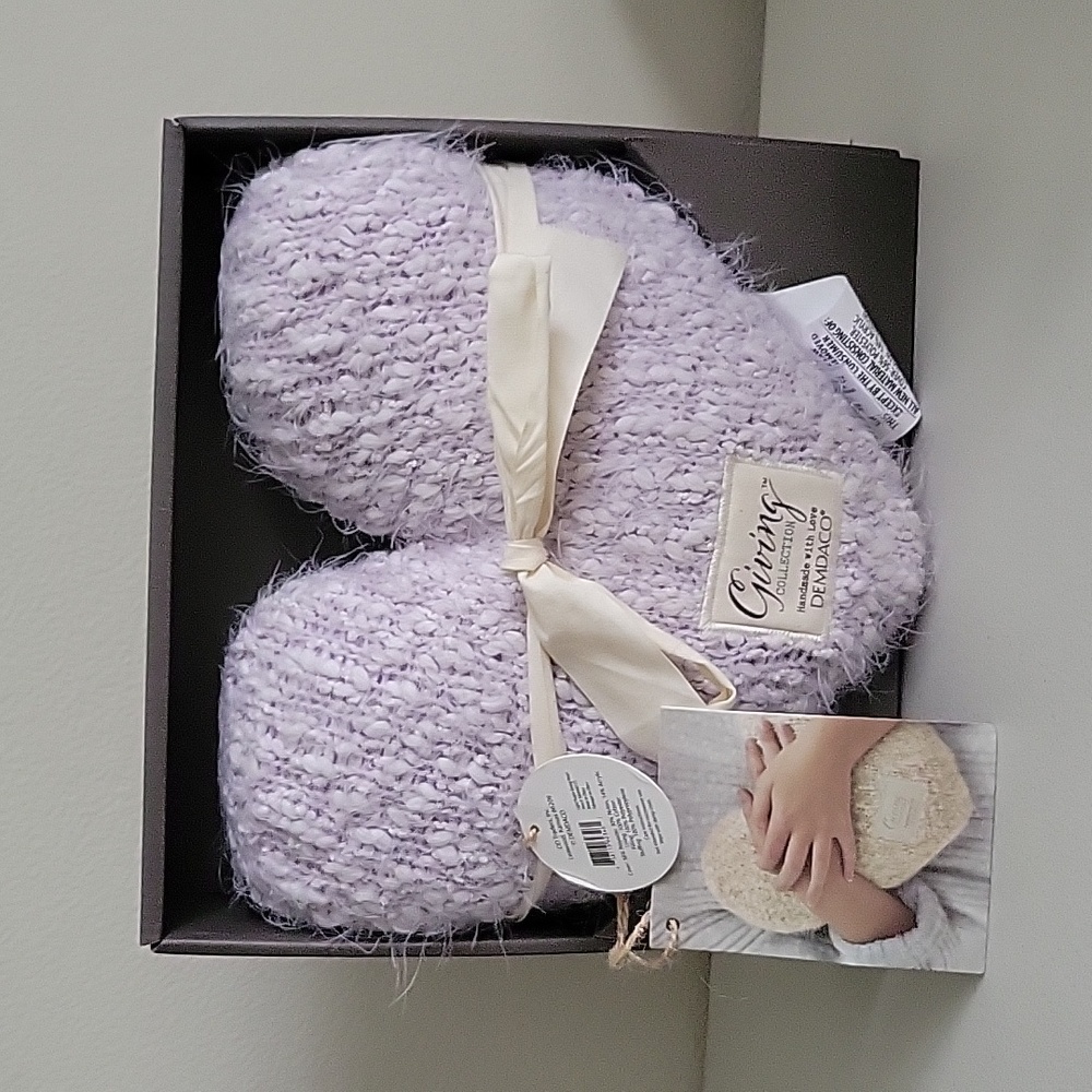 Brand new, giving heart light purple.